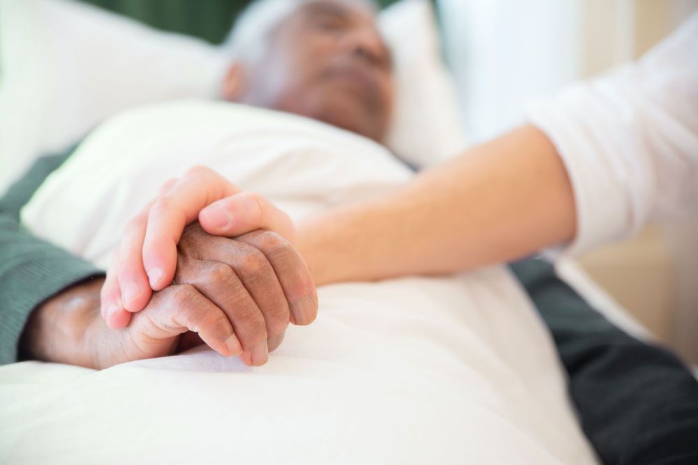 Cuidadora ancianos por horas contratar cuidador jornada flexible